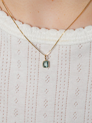 Samba Emerald Cushion Cut Charm in Yellow 14k Gold