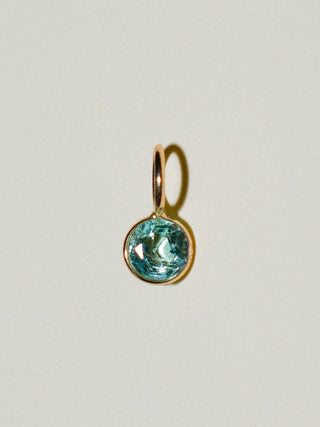 Chameleon Emerald Round Cut Charm in Yellow 14k Gold