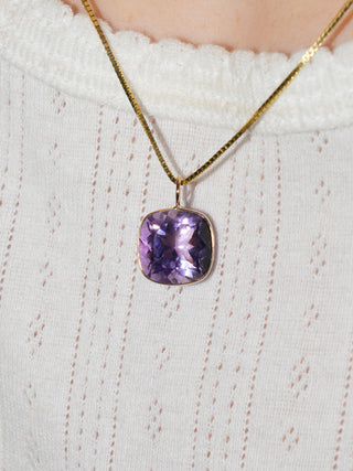 Party Punch Pink Amethyst Cushion Cut Charm in Yellow 14k Gold