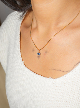 Heavenly Blue Sapphire East West Oval Cut Charm in Yellow 14k Gold