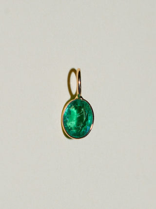 Carnaval Emerald Oval Cut Charm in Yellow 14k Gold