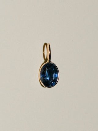 Poseidon Blue Sapphire Oval Cut Charm in Yellow 14k Gold