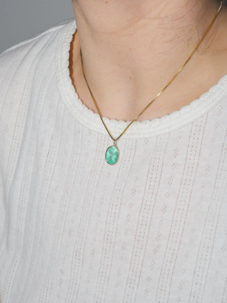 Glowstick Fluorite Oval Cut Charm in Yellow 14k Gold