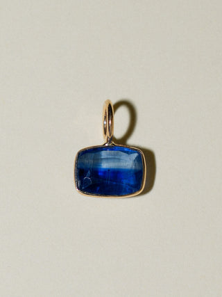 Hyacinth Kyanite East West Emerald Cut Charm in Yellow 14k Gold