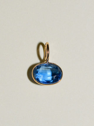 Midnight Mantra Kyanite East West Oval Cut Charm in Yellow 14k Gold