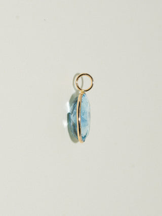 Leslie Les Sea Fluorite Oval Cut Charm in Yellow 14k Gold