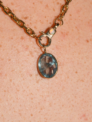 Leslie Les Sea Fluorite Oval Cut Charm in Yellow 14k Gold