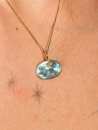 Alllllmafi Coasting Fluorite East West Oval Cut Charm in Yellow 14k Gold