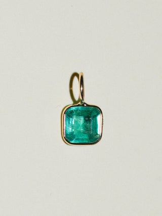 Peacock Emerald Emerald Cut Charm in Yellow 14k Gold
