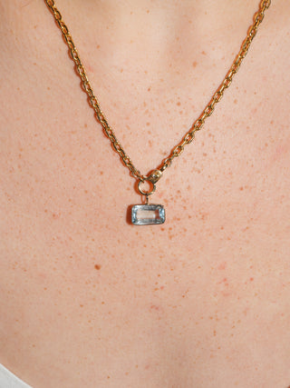 Riiiiver Aquamarine East West Emerald Cut Charm in Yellow 14k Gold