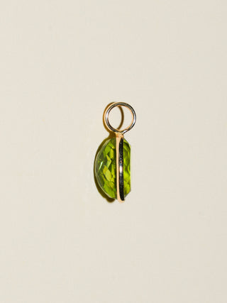 Moray Moray Peridot Oval Cut Charm in Yellow 14k Gold