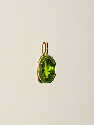 Moray Moray Peridot Oval Cut Charm in Yellow 14k Gold