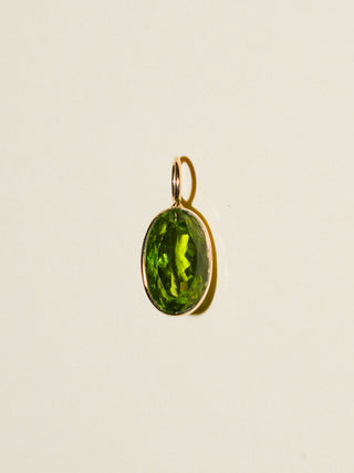 Moray Moray Peridot Oval Cut Charm in Yellow 14k Gold