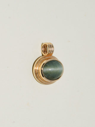 The Meow Catseye Triple East to West Oval Cabochon Charm in Yellow 14k Gold