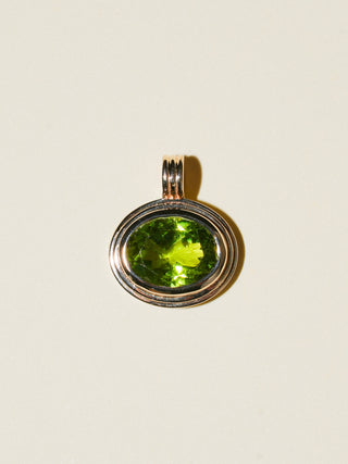 Salp Peridot Triple East to West Oval Cut Charm in Yellow 14k Gold