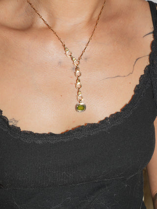 Anemone Peridot East West Cushion Cut Charm in Yellow 14k Gold