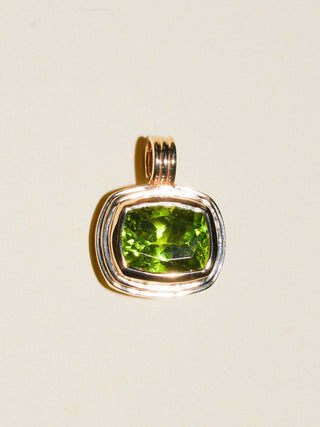 LeoLeoLeo Peridot Triple East West Can Cut Charm in Yellow 14k Gold