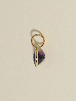 Maetra Amethyst East West Oval Cut Charm in Yellow 14k Gold