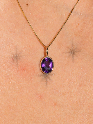 Coquina Amethyst Oval Cut Charm in Yellow 14k Gold
