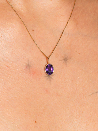 Coquina Amethyst Oval Cut Charm in Yellow 14k Gold