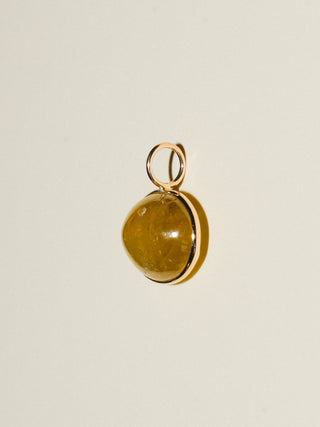 Beach Grass Baby Grossular Garnet East to West Oval Cabochon Charm in Yellow 14k Gold