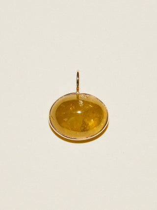 Beach Grass Baby Grossular Garnet East to West Oval Cabochon Charm in Yellow 14k Gold