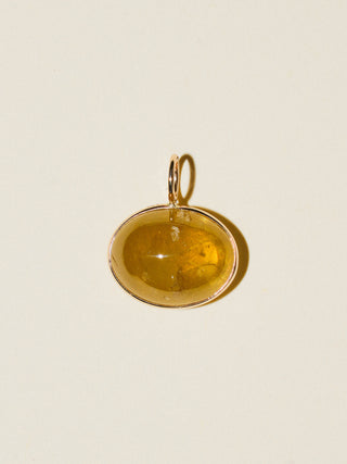 Beach Grass Baby Grossular Garnet East to West Oval Cabochon Charm in Yellow 14k Gold