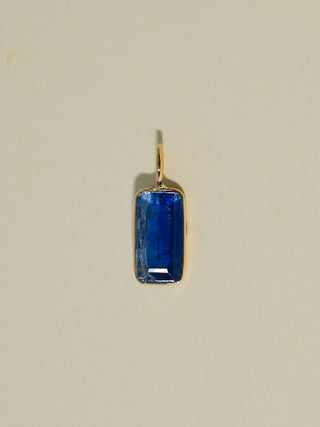 Boardwalk Kyanite Baguette Cut Charm in Yellow 14k Gold