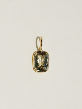 Hobbit Zultanite Cushion Cut Charm in Yellow 14k Gold
