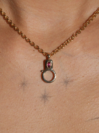 Comeria Garnet Jelly Lobby Clasp in Yellow 14k Gold